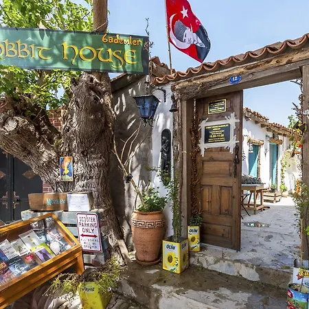 Hobbithousebademler Urla