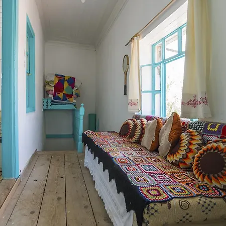 Couette-café Hobbithousebademler Urla