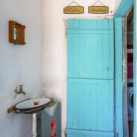 Couette-café Hobbithousebademler Urla