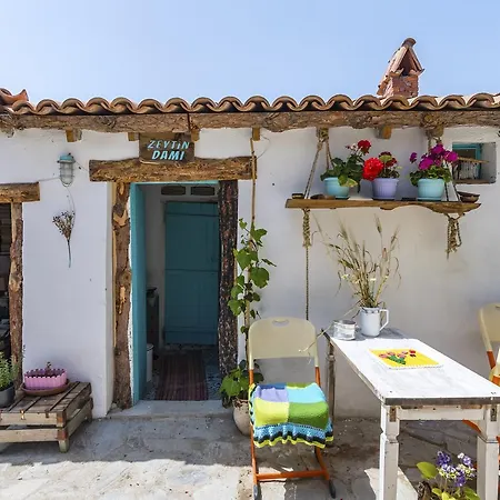 Hobbithousebademler Urla