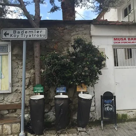 Bed & Breakfast Hobbithousebademler Urla