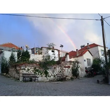 Hobbithousebademler לינה וארוחת בוקר