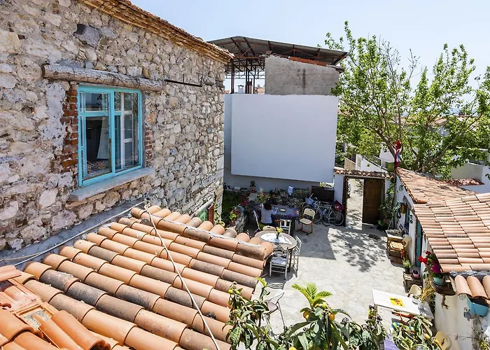 Oda ve Kahvaltı Hobbithousebademler *