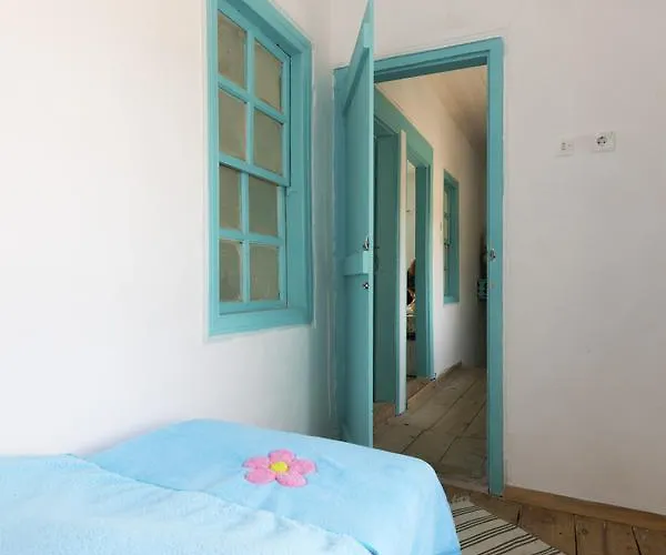 Oda ve Kahvaltı Hobbithousebademler *