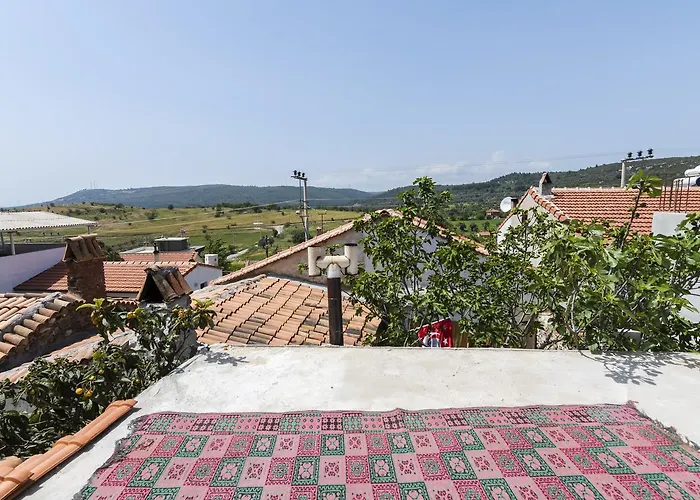 Oda ve Kahvaltı Hobbithousebademler Urla