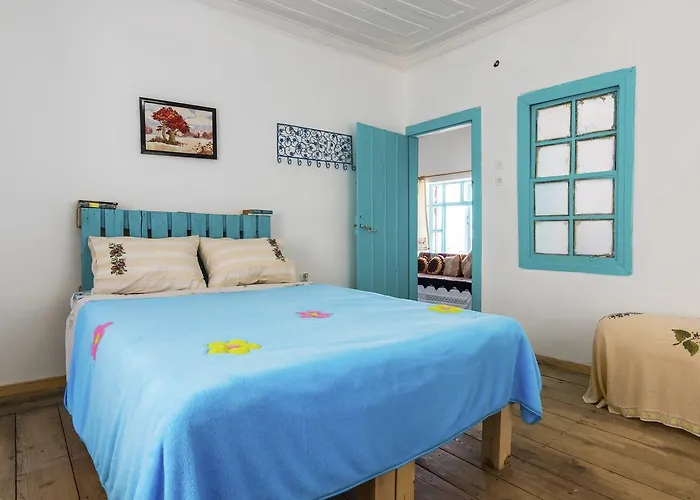 Oda ve Kahvaltı Hobbithousebademler Urla