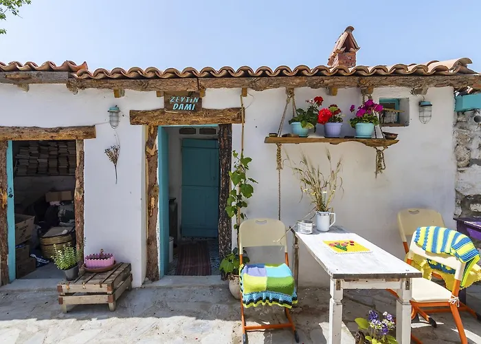 Hobbithousebademler Urla