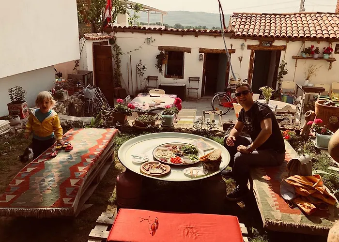 Oda ve Kahvaltı Hobbithousebademler